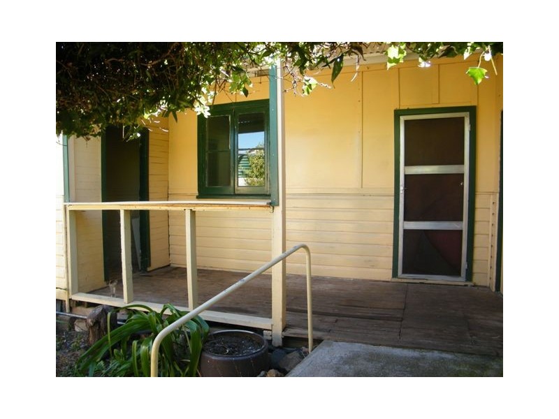 27 Pollock Street, Quirindi NSW 2343