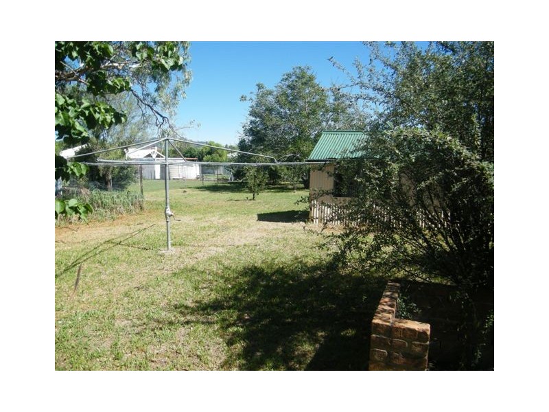 27 Pollock Street, Quirindi NSW 2343