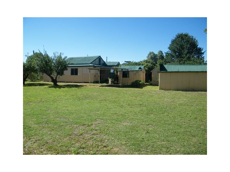 27 Pollock Street, Quirindi NSW 2343