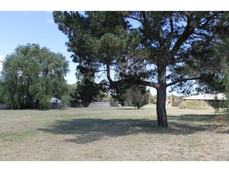 14C Woodland Avenue, Inverell NSW 2360