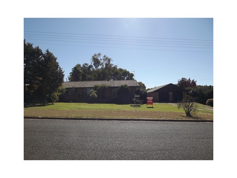 17 North St, Coonabarabran NSW 2357