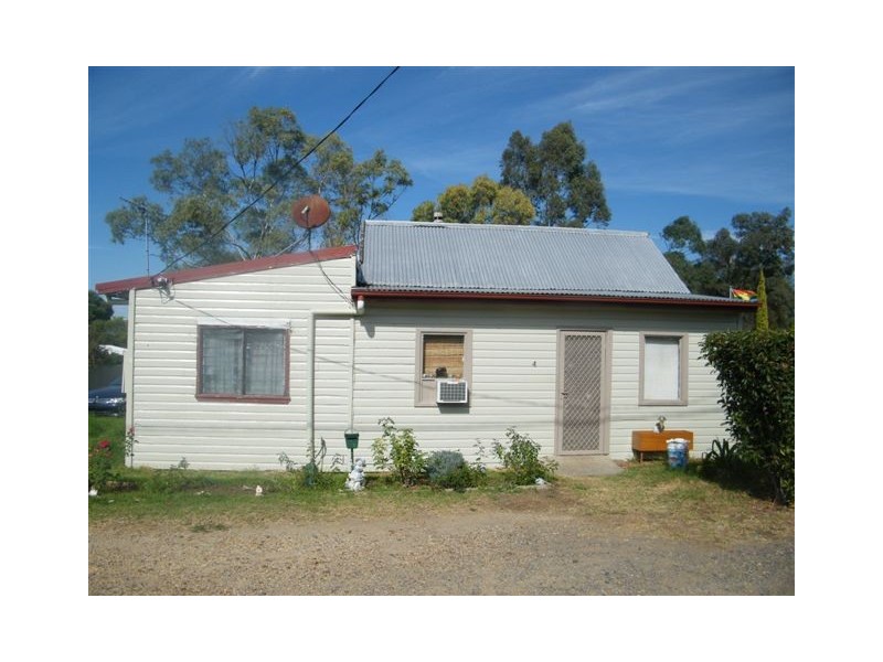 4 Spring Street, Quirindi NSW 2343