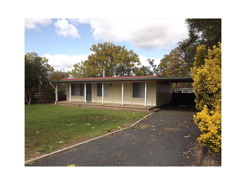 14 White St, Coonabarabran NSW 2357