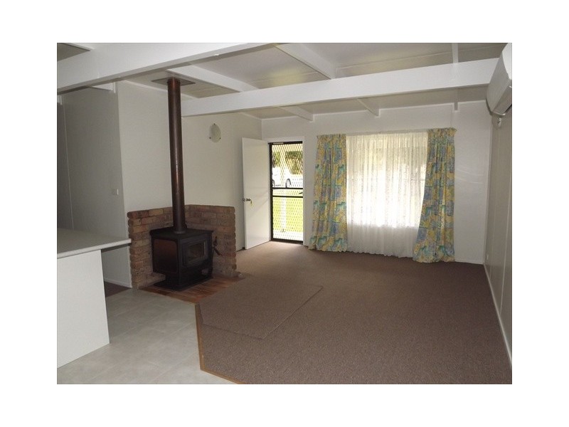 14 White St, Coonabarabran NSW 2357