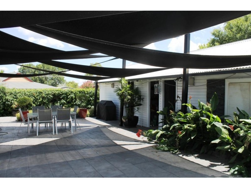 24 Brae Street, Inverell NSW 2360
