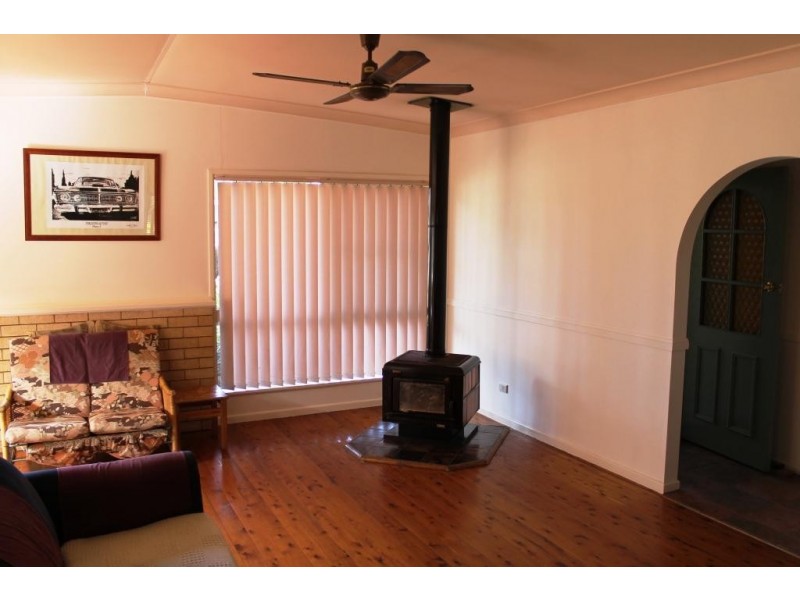 32 Greaves Street, Inverell NSW 2360