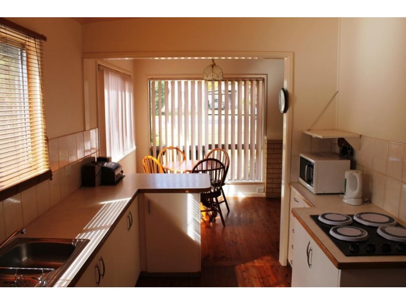 32 Greaves Street, Inverell NSW 2360