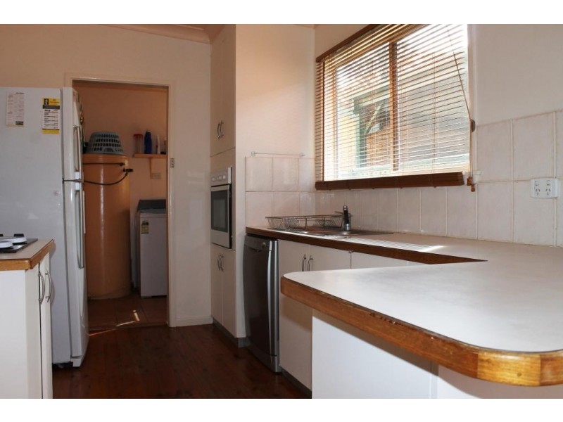 32 Greaves Street, Inverell NSW 2360