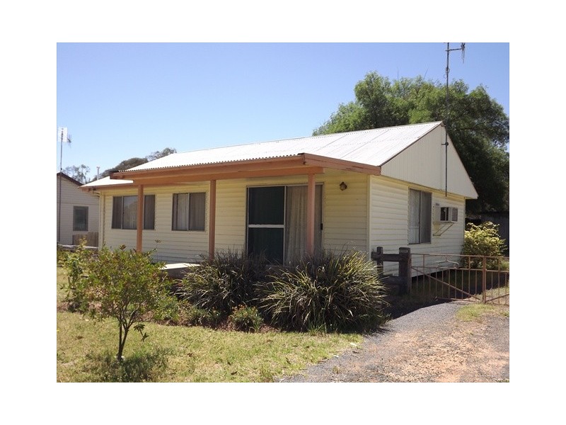 33 Nelson St, Coonabarabran NSW 2357