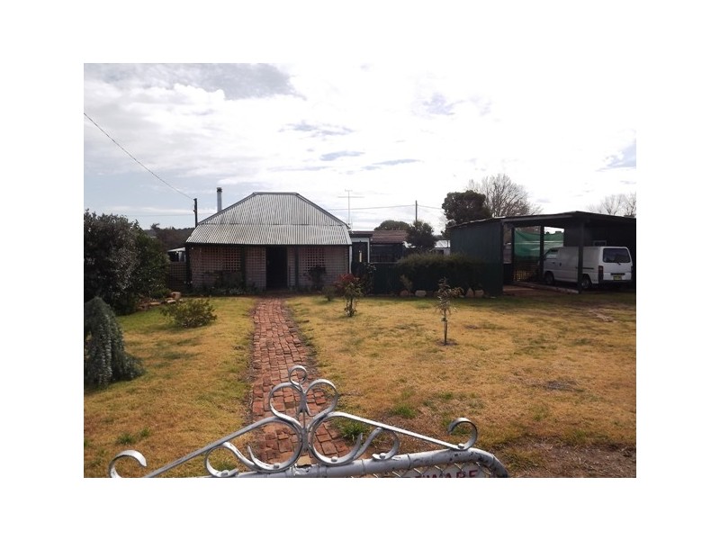 95 Dalgarno St, Coonabarabran NSW 2357