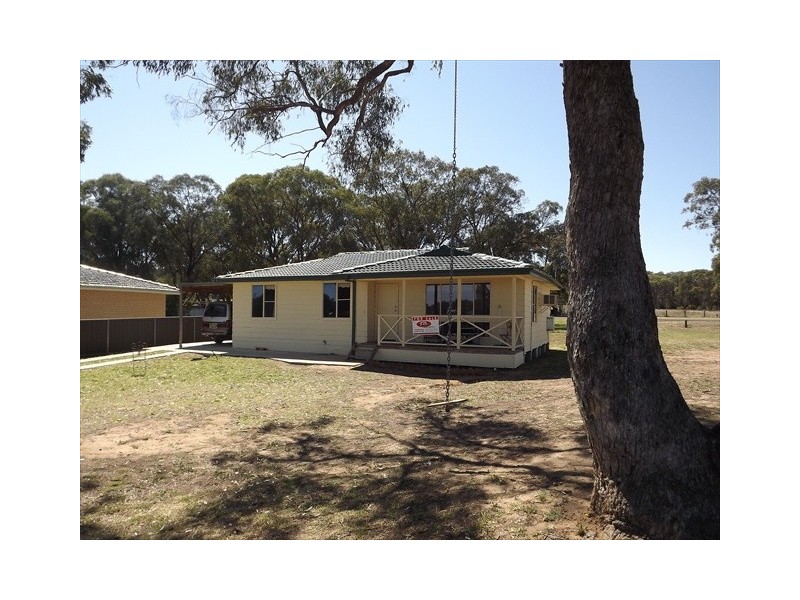 48 George St, Binnaway NSW 2395