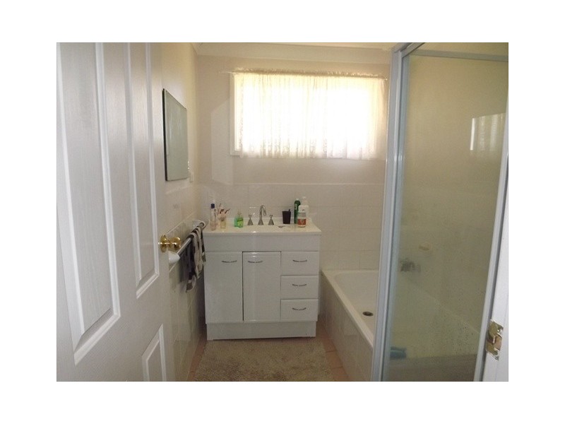 48 George St, Binnaway NSW 2395