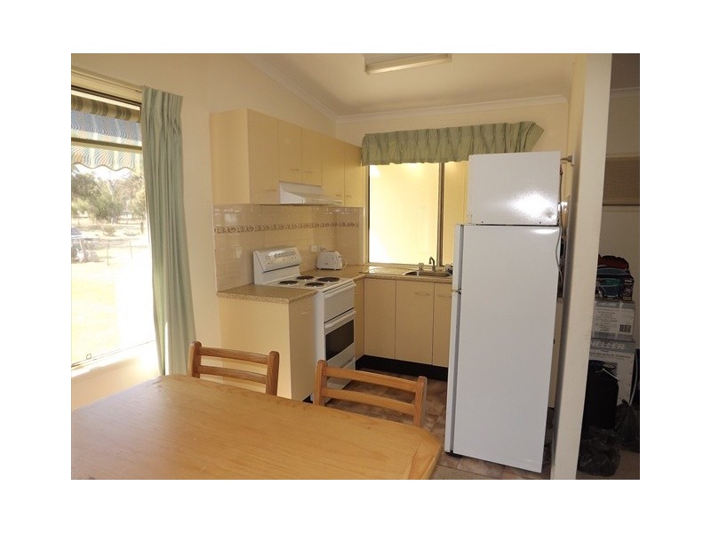 50 George St, Binnaway NSW 2395