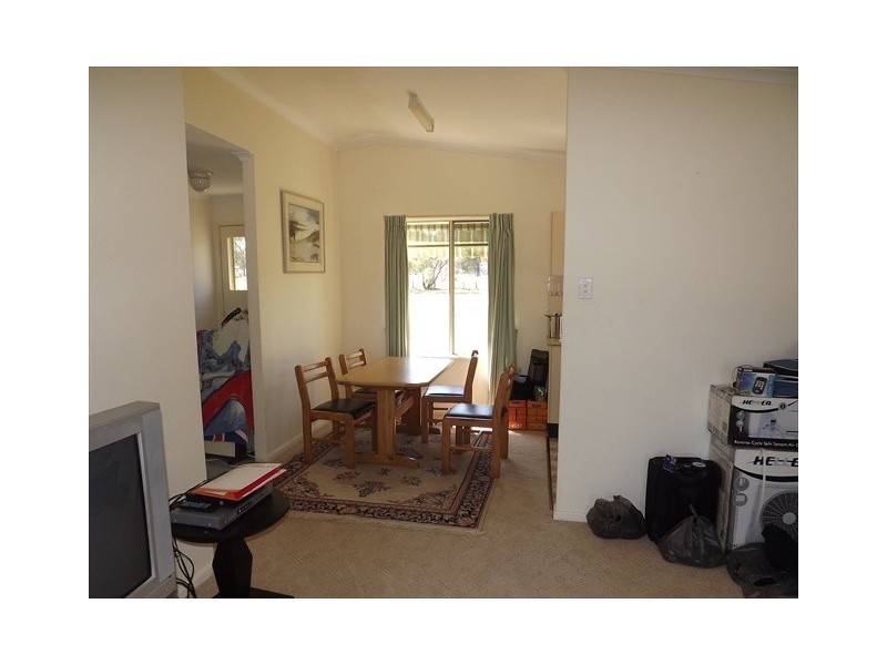 50 George St, Binnaway NSW 2395