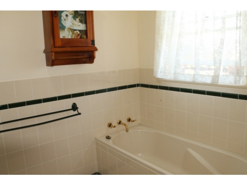 117b Moore Street, Inverell NSW 2360