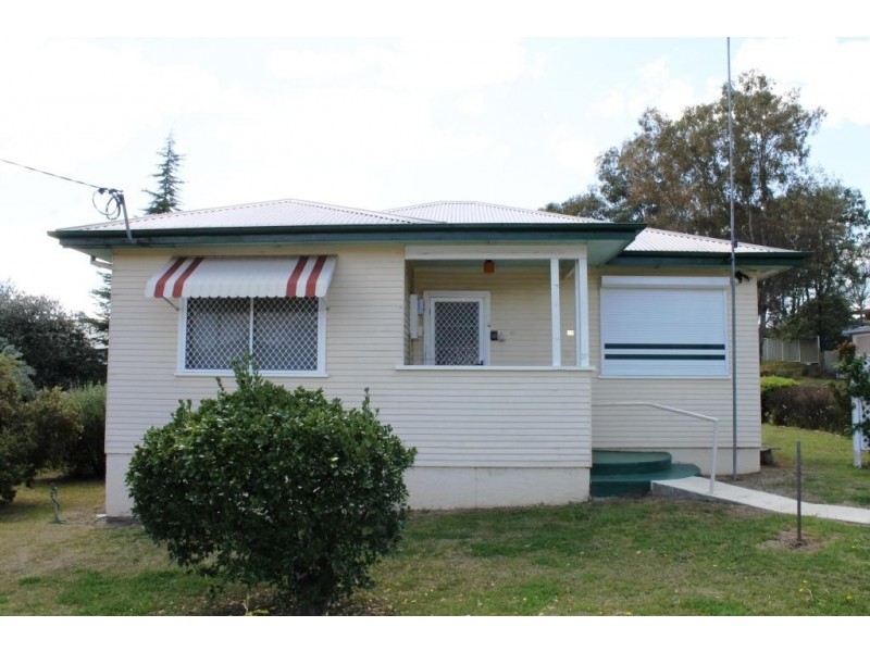 27 May Street, Inverell NSW 2360