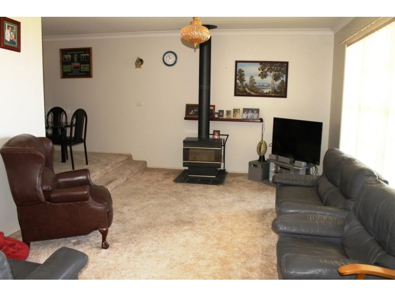 37 Lauder Street, Inverell NSW 2360