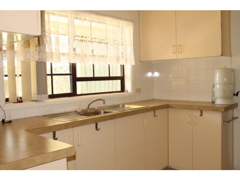 37 Lauder Street, Inverell NSW 2360