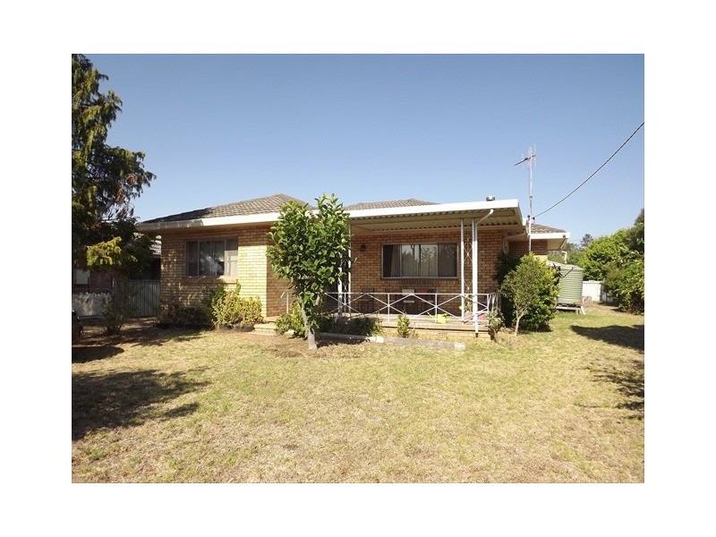 28 Camp St, Coonabarabran NSW 2357