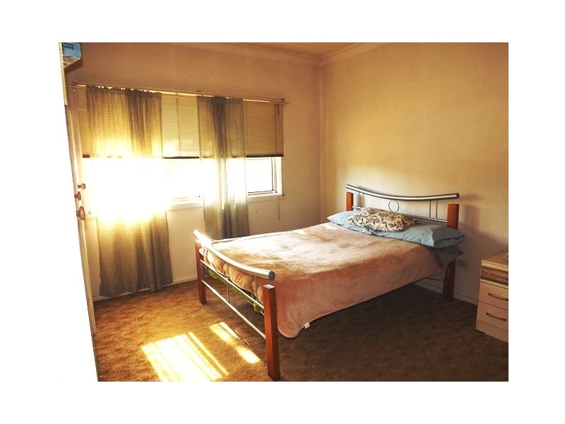 28 Camp St, Coonabarabran NSW 2357