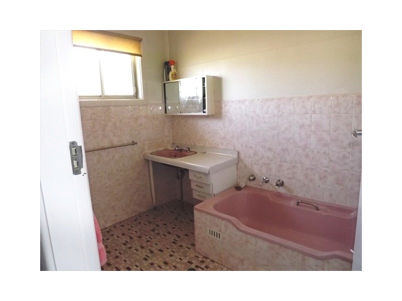 28 Camp St, Coonabarabran NSW 2357