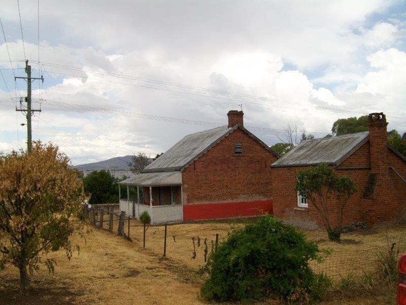 20 Lennox Street, Quirindi NSW 2343