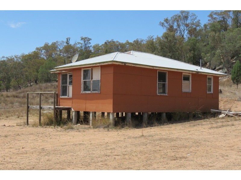 “Umtali” Maroo Road, Purlewaugh NSW 2357