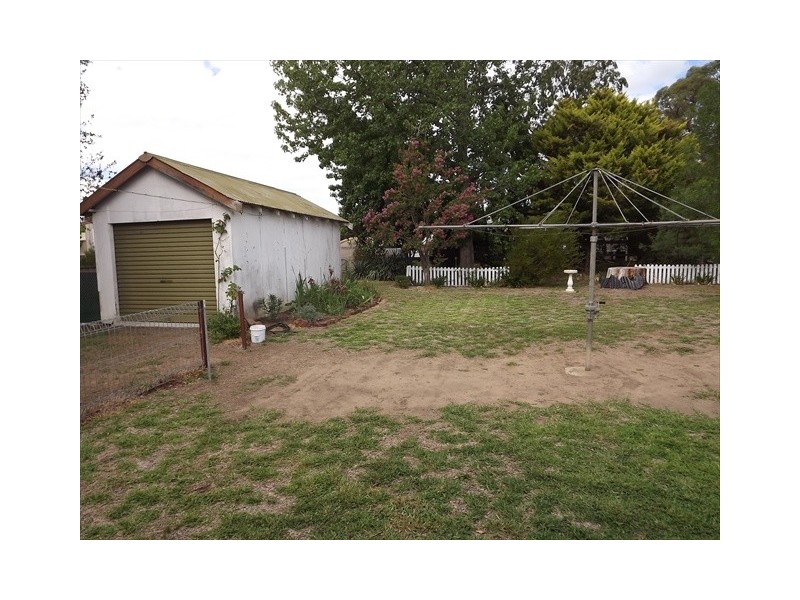 37 Knight st, Coonabarabran NSW 2357