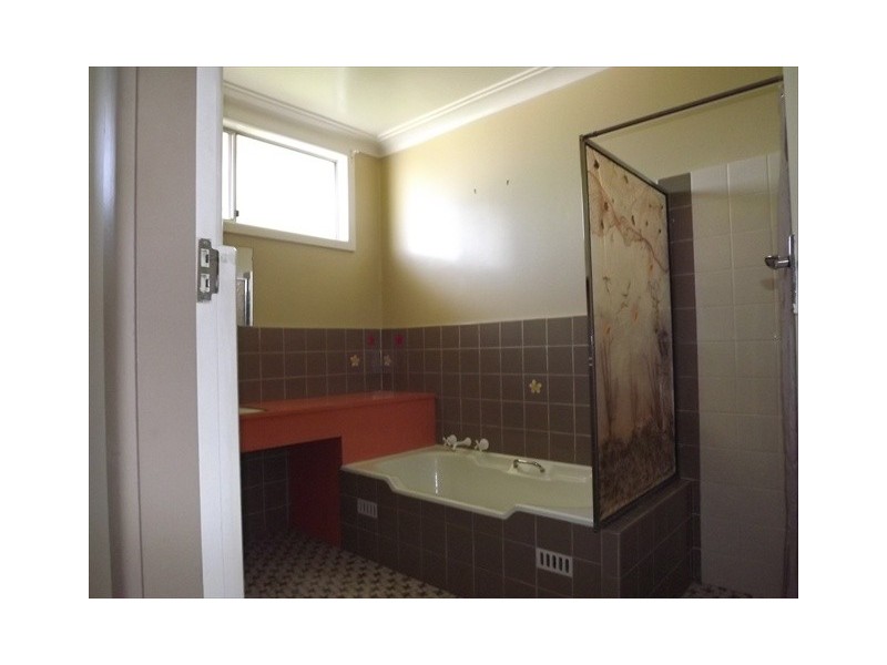 38 Knight St, Coonabarabran NSW 2357