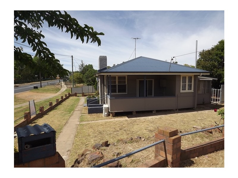 2 Clarke St, Coonabarabran NSW 2357