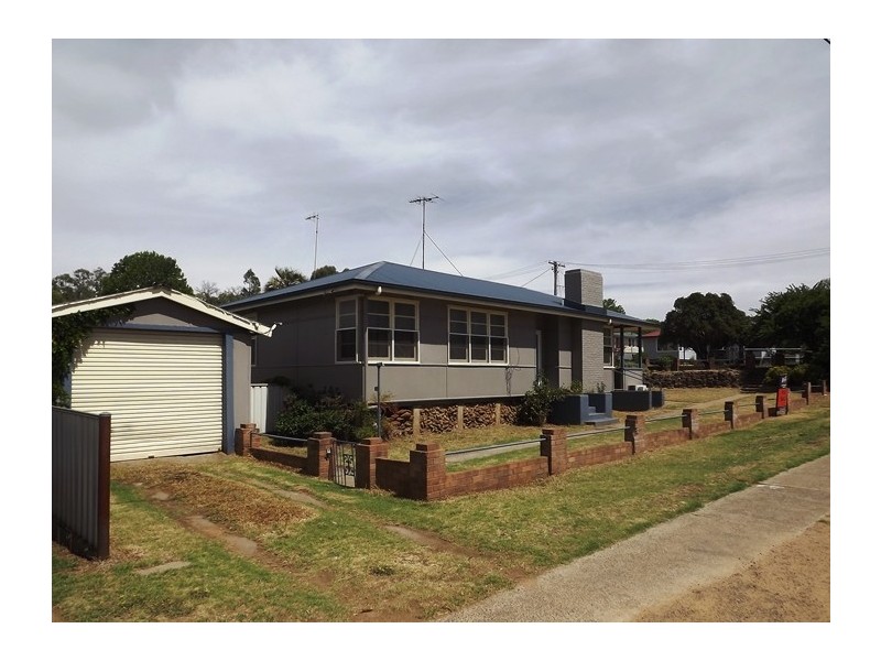 2 Clarke St, Coonabarabran NSW 2357