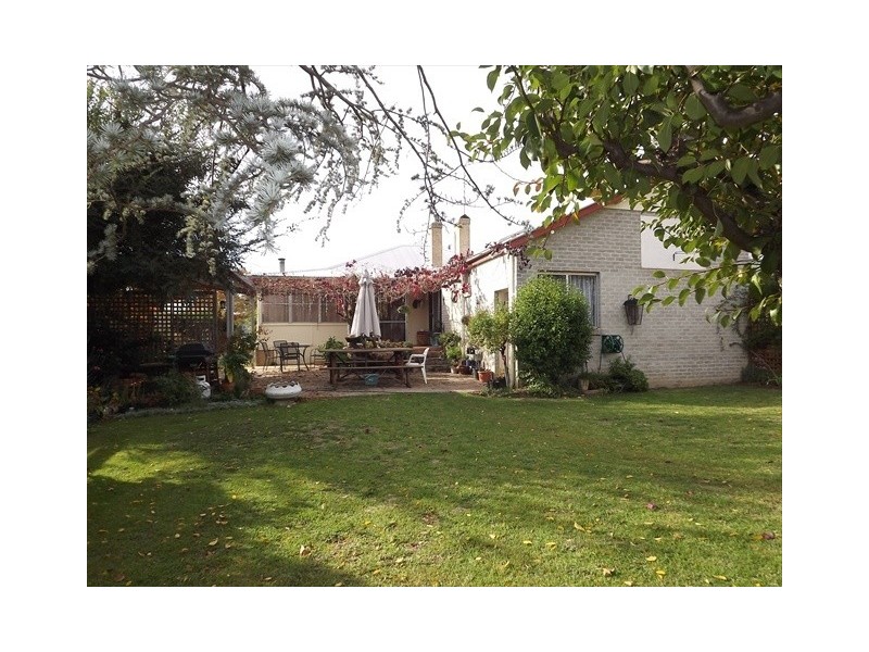 26 Knight St, Coonabarabran NSW 2357