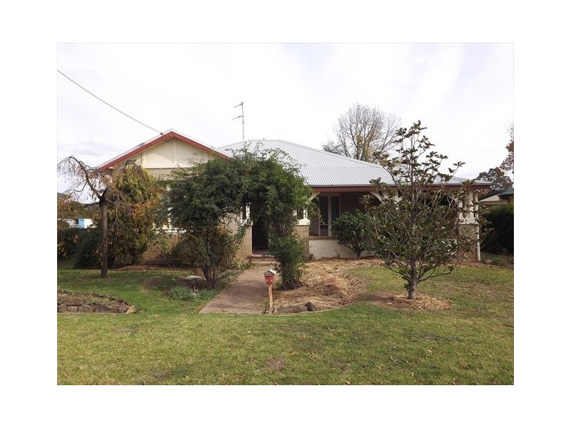 26 Knight St, Coonabarabran NSW 2357