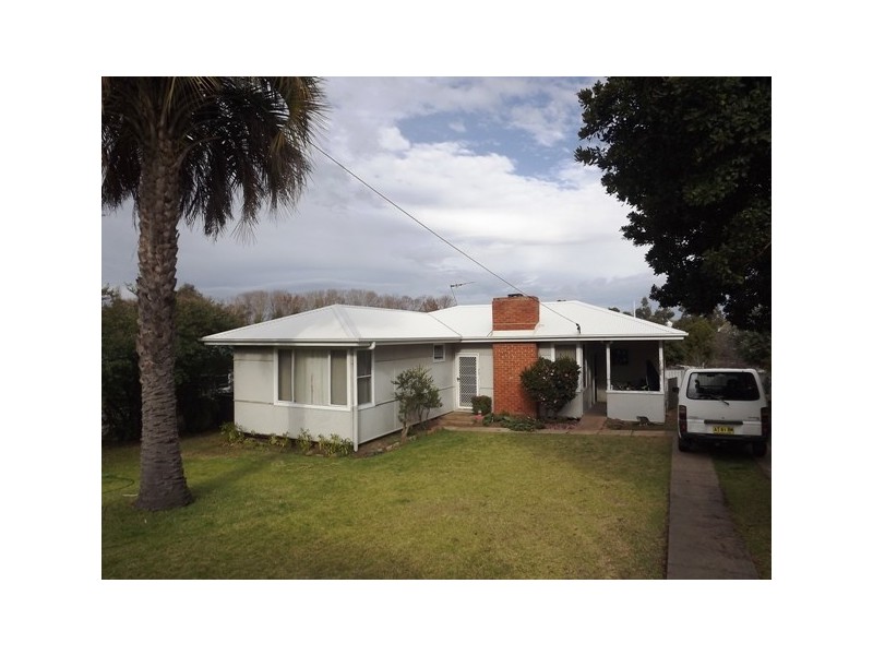 6 Clarke St, Coonabarabran NSW 2357