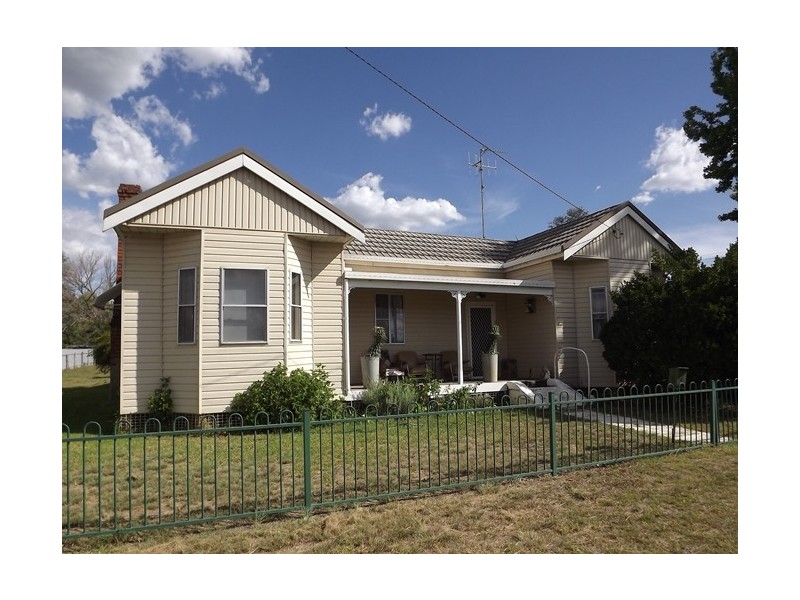 118 Dalgarno St, Coonabarabran NSW 2357