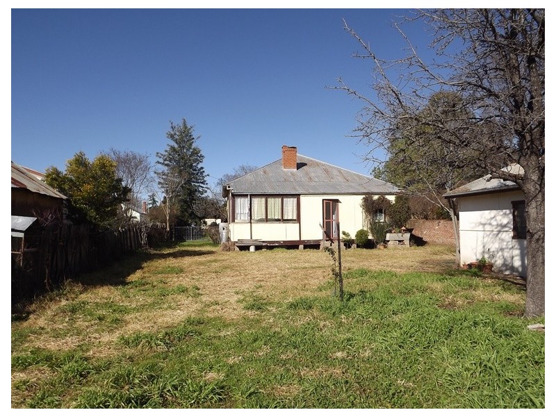 75 Dalgarno St, Coonabarabran NSW 2357