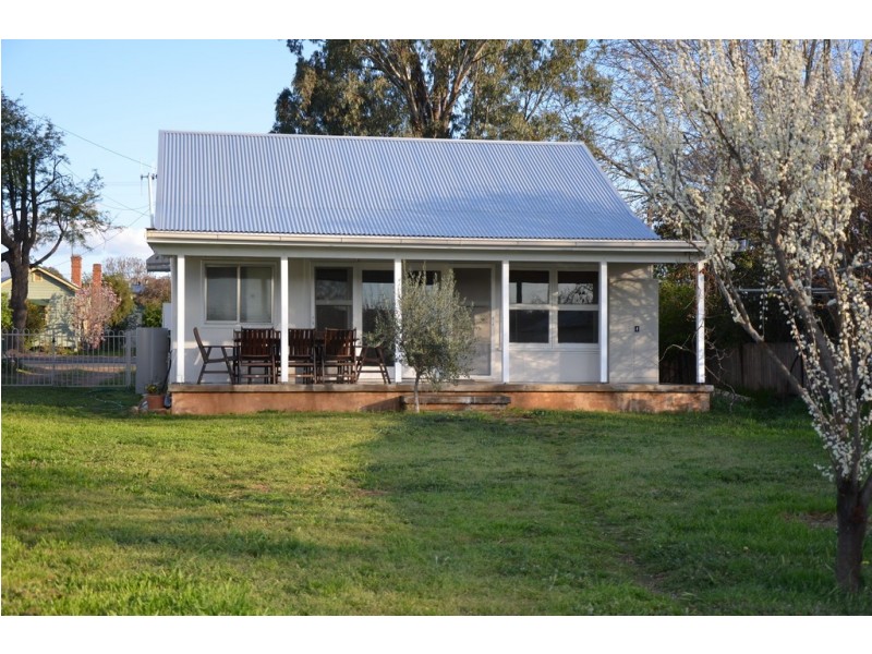 91 Dalgarno Street, Coonabarabran NSW 2357