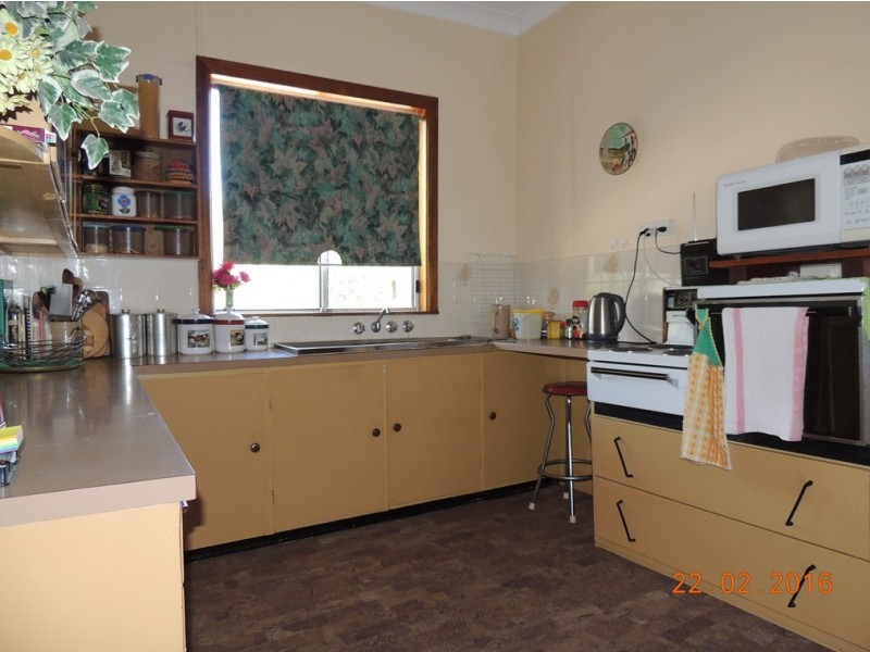 70 Edwards St, Coonabarabran NSW 2357