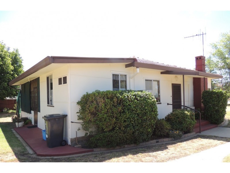 70 Edwards St, Coonabarabran NSW 2357