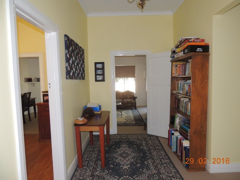 37 Knight St, Coonabarabran NSW 2357