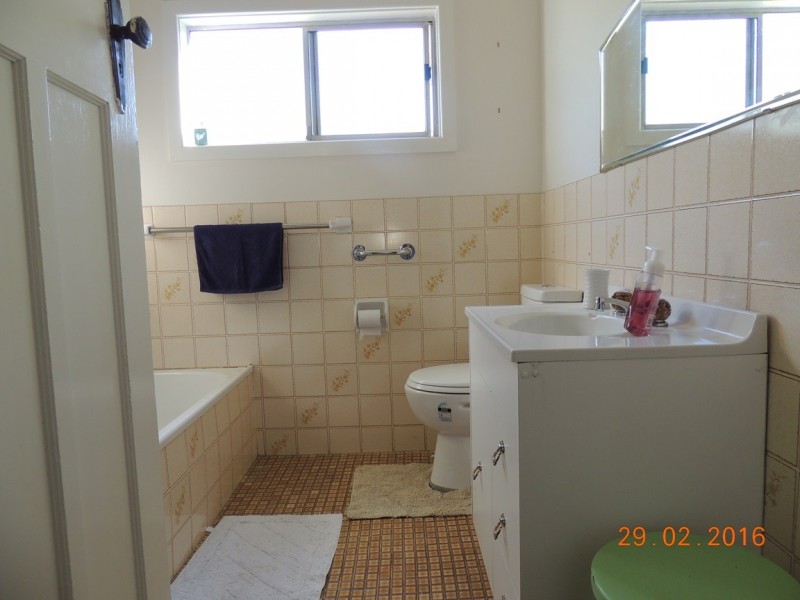 37 Knight St, Coonabarabran NSW 2357