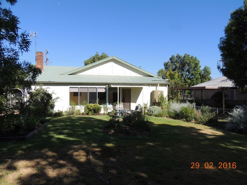 37 Knight St, Coonabarabran NSW 2357