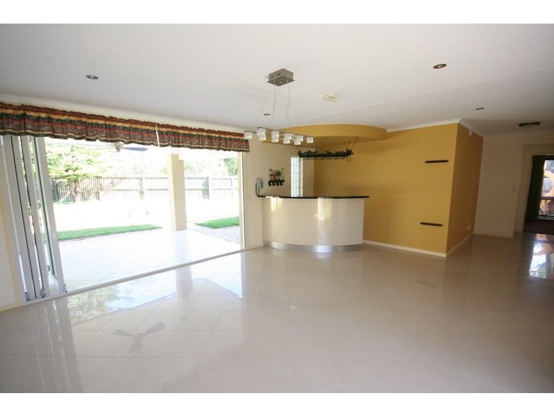 Mount Ommaney QLD 4074