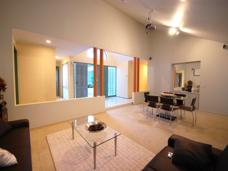 Mount Ommaney QLD 4074