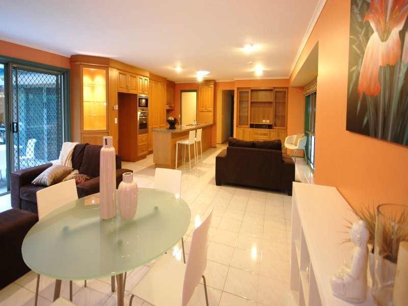 Mount Ommaney QLD 4074