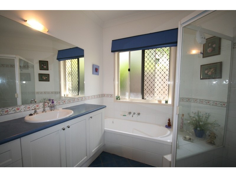 7 Amadeus Place, Westlake QLD 4074