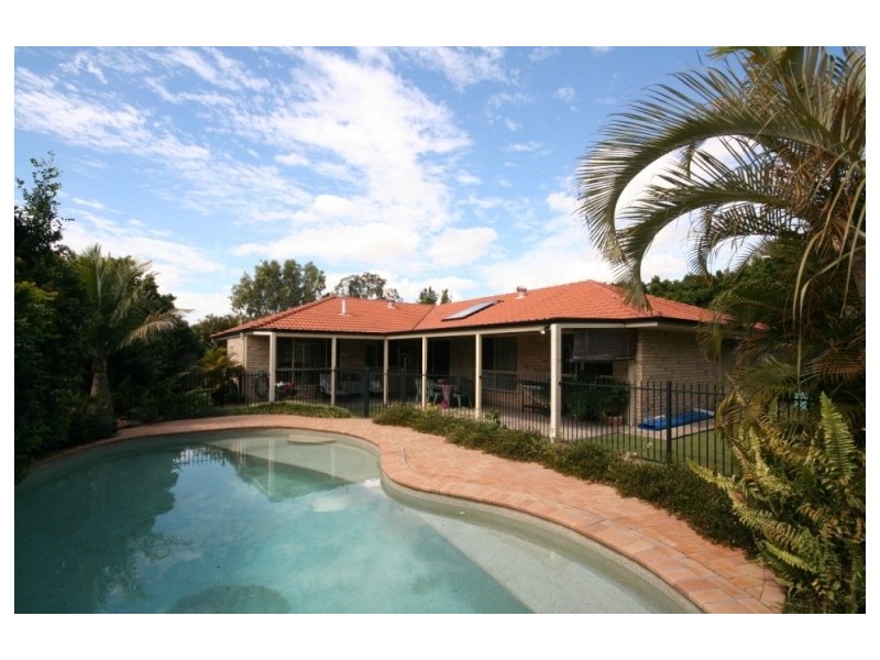 5  Swallow Place, Sinnamon Park QLD 4073