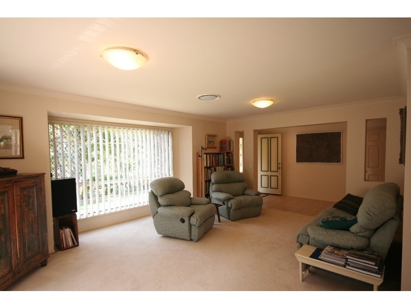 5  Swallow Place, Sinnamon Park QLD 4073
