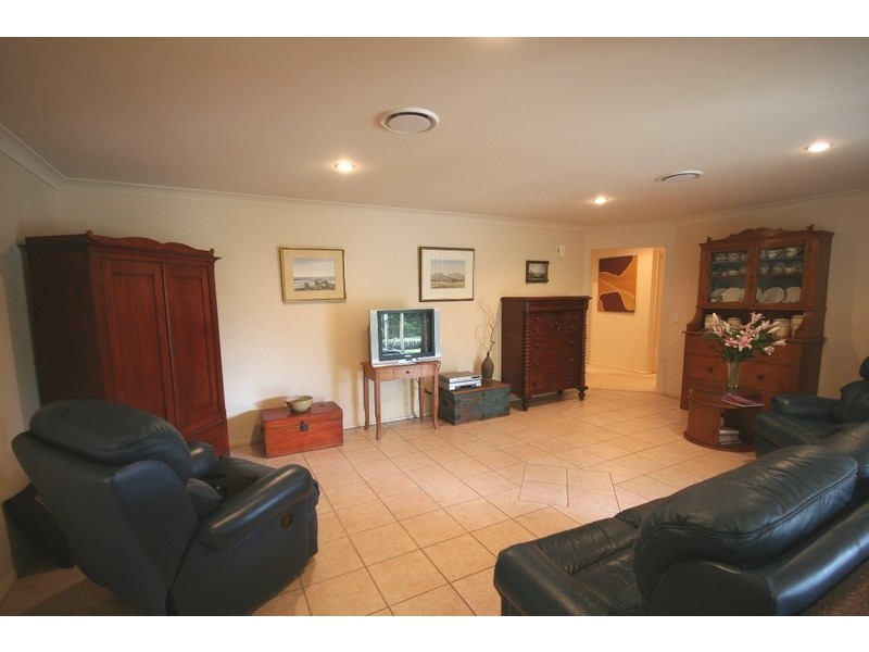 5  Swallow Place, Sinnamon Park QLD 4073