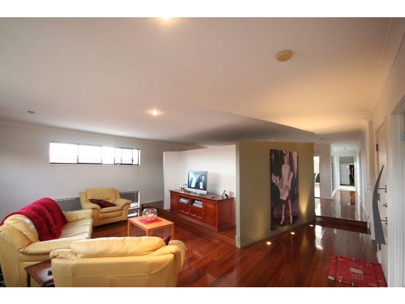 6 Ash Court, Carindale QLD 4152